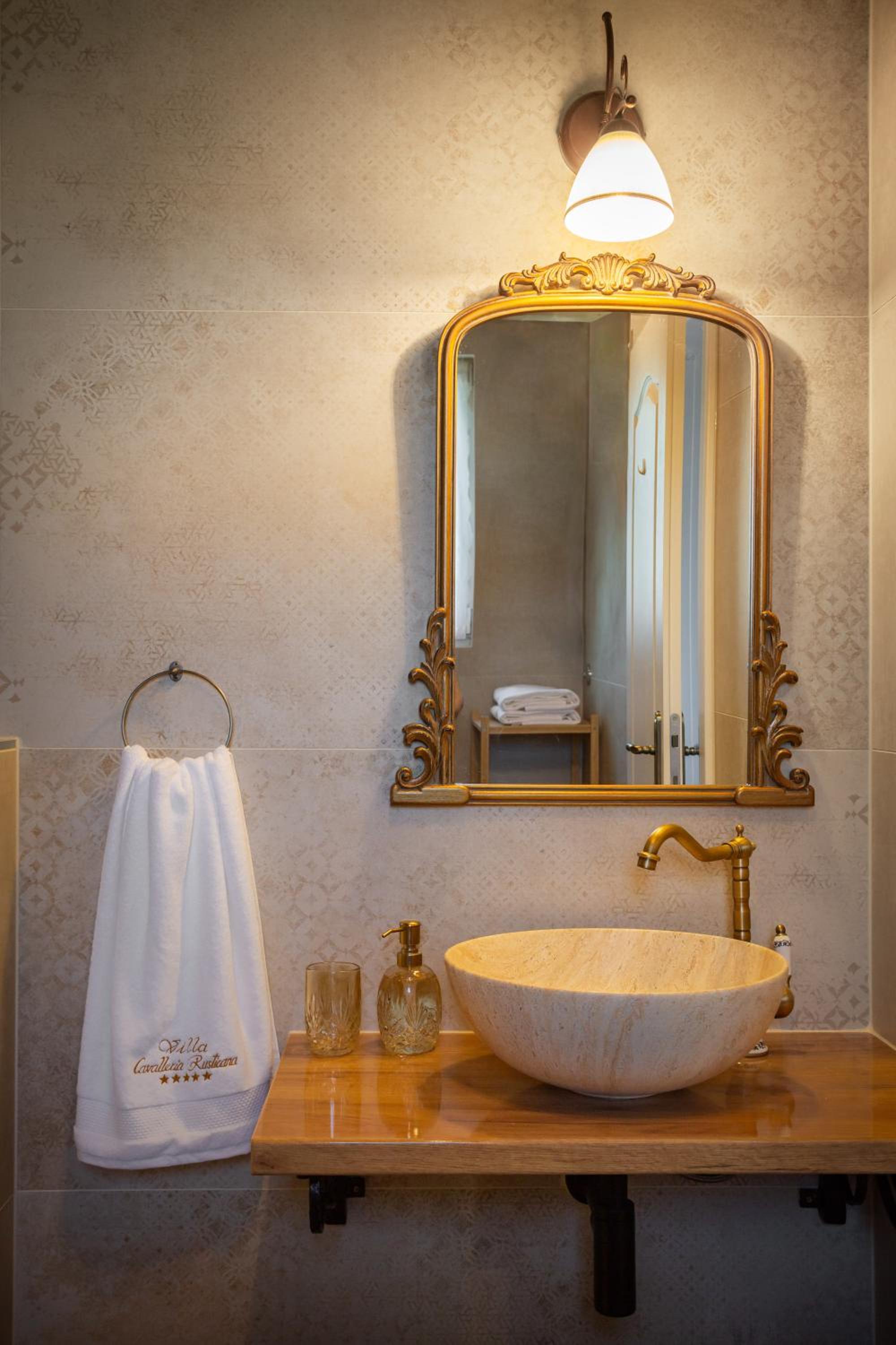 Villa Cavalleria Rusticana with heated pool and vineyard