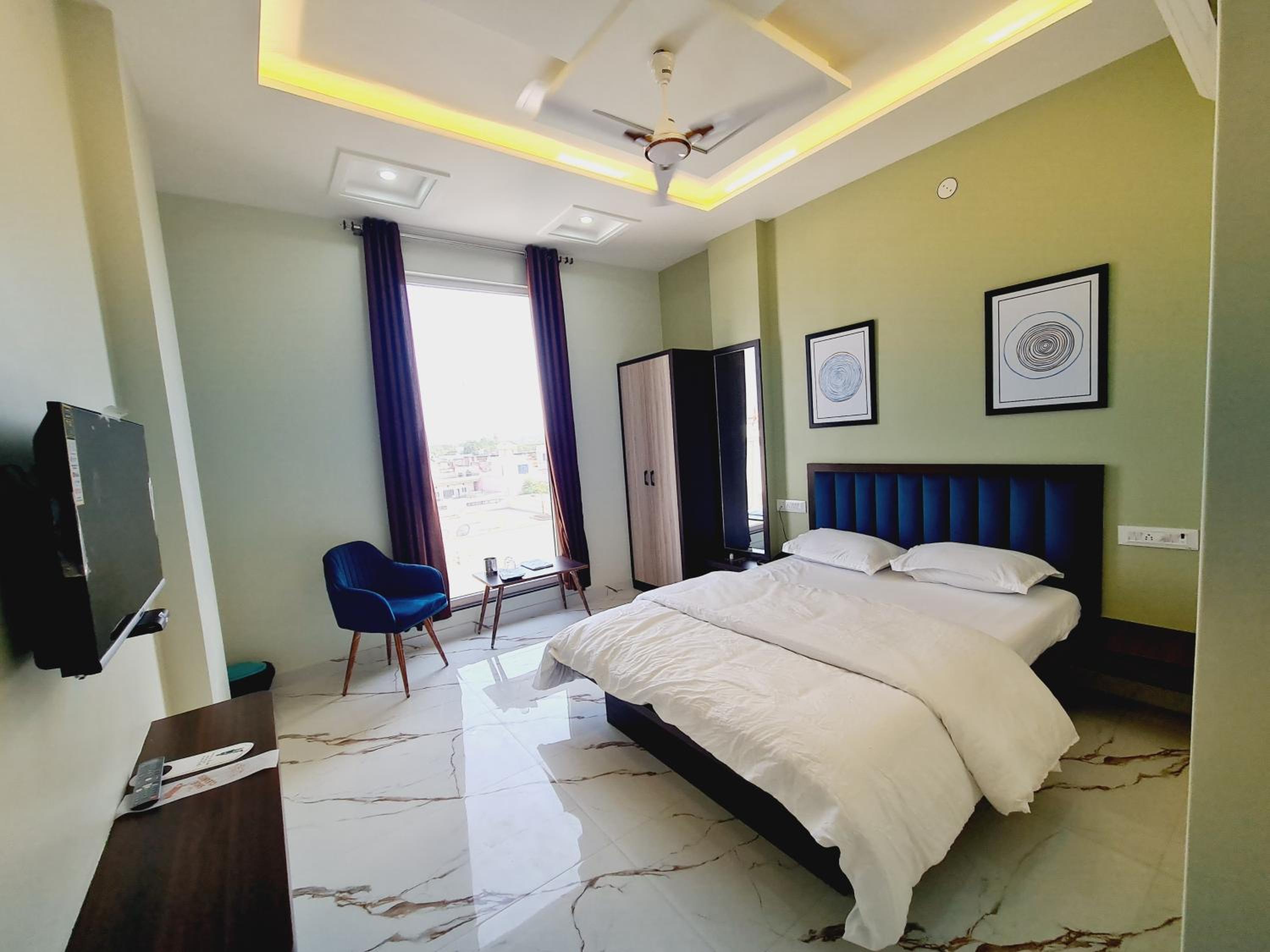 hotel room