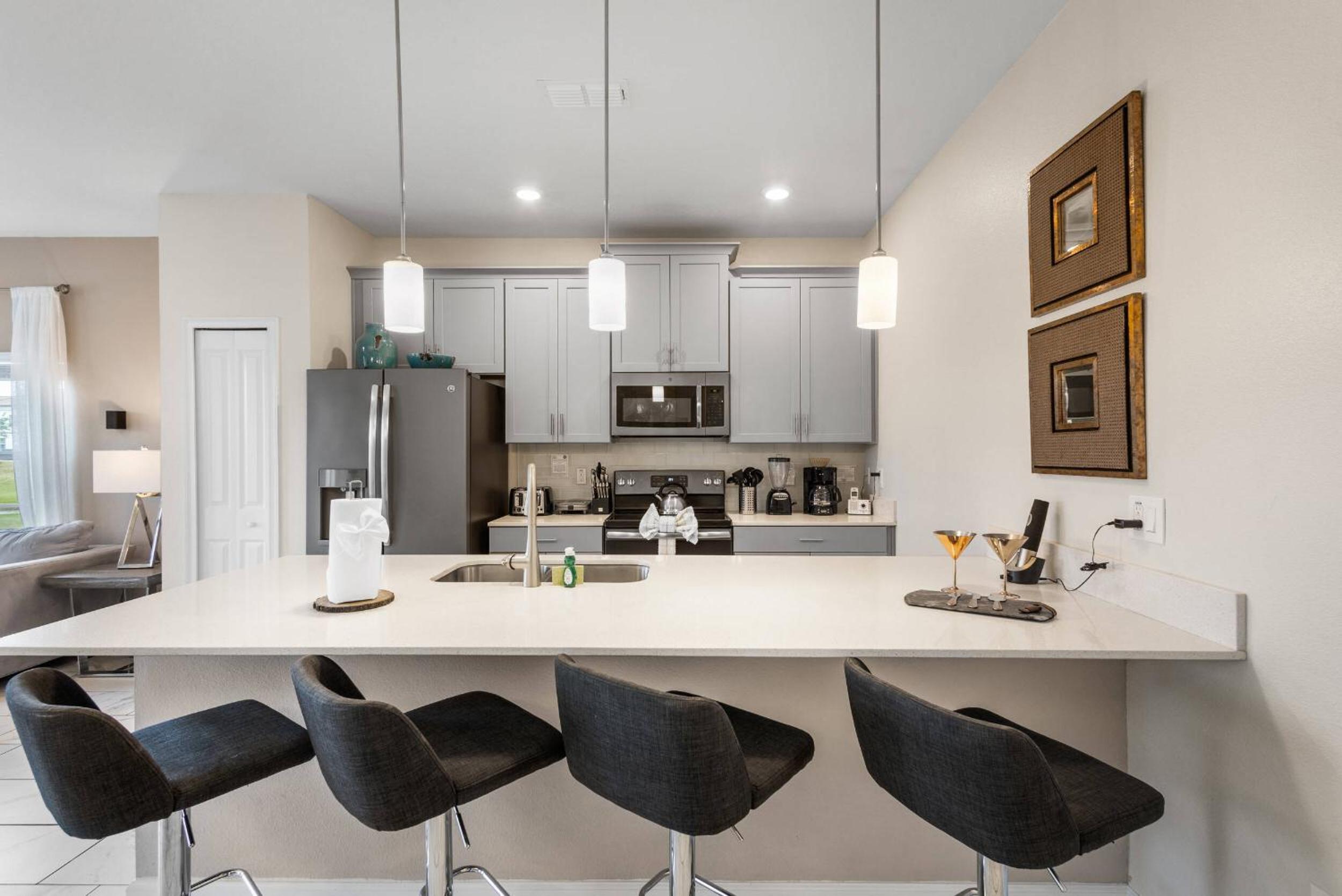 Premium 5BE4BA Home with Private Pool and Themed Rooms Storey Lake Resort SL4839 view 2