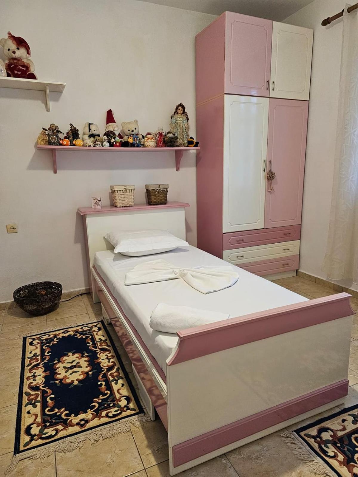 Aira Villa