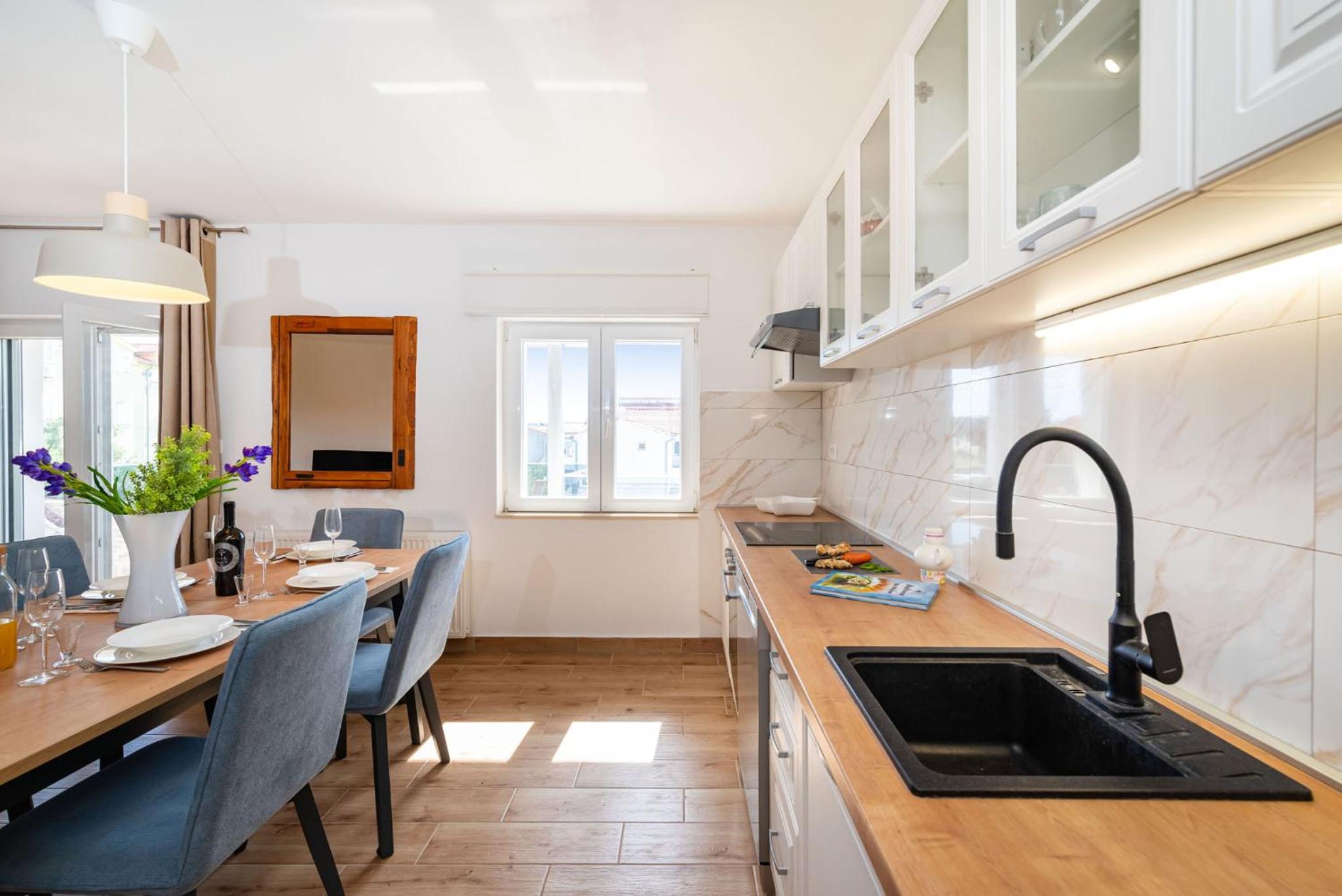 Apartments Lucija Mari view 4