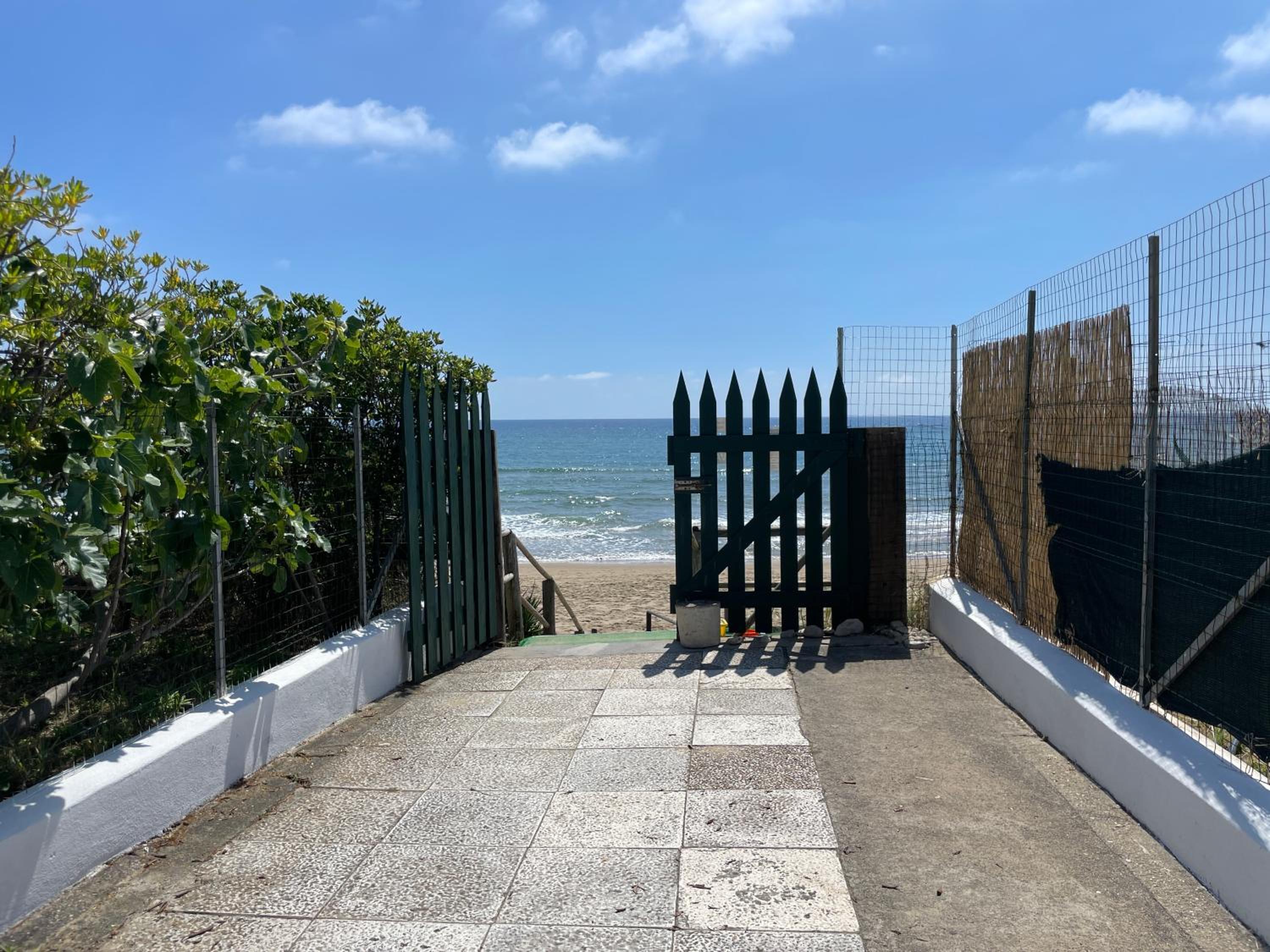 Sperlonga Apartments - Private Beach Street