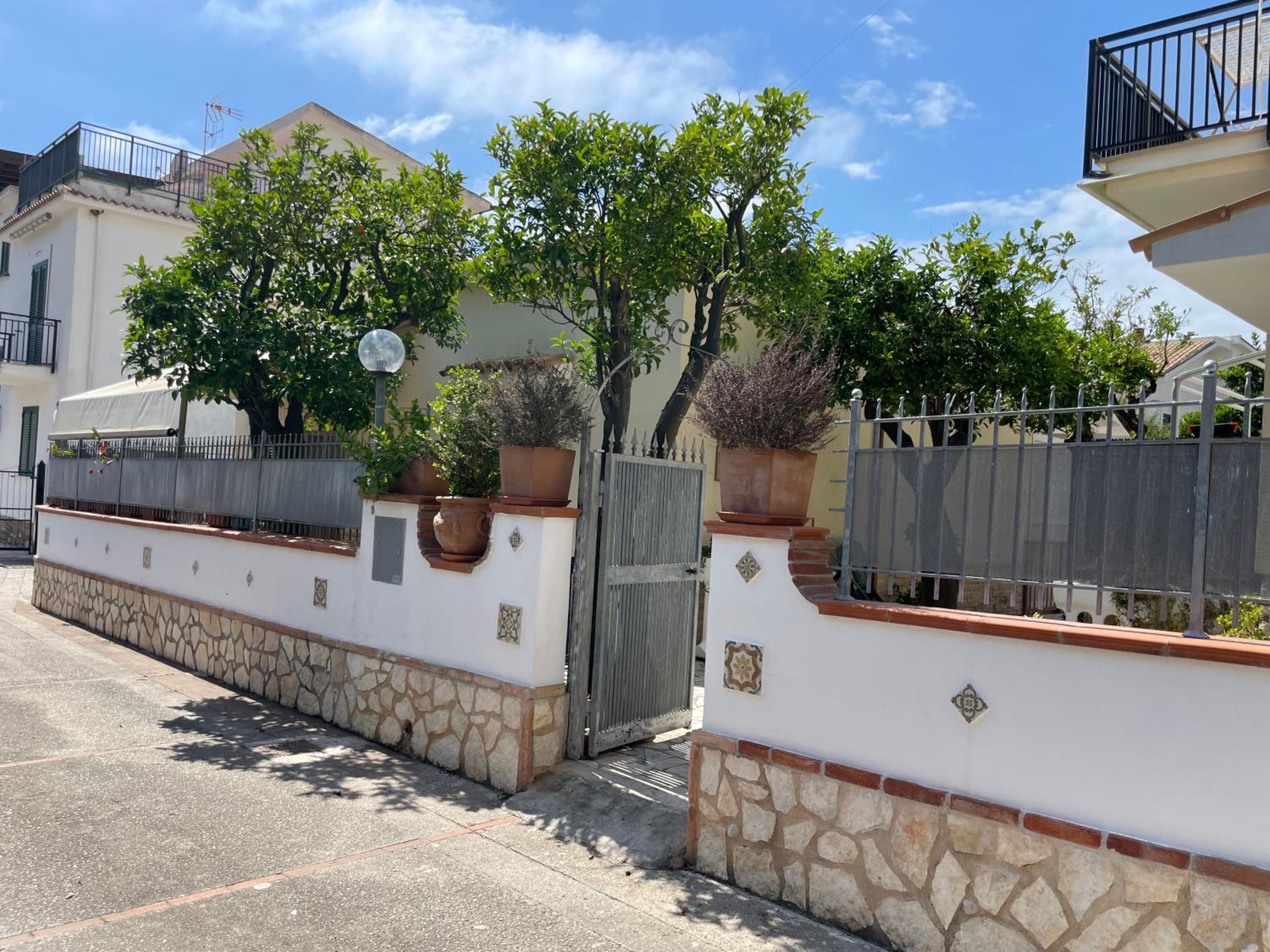 Sperlonga Apartments - Private Beach Street
