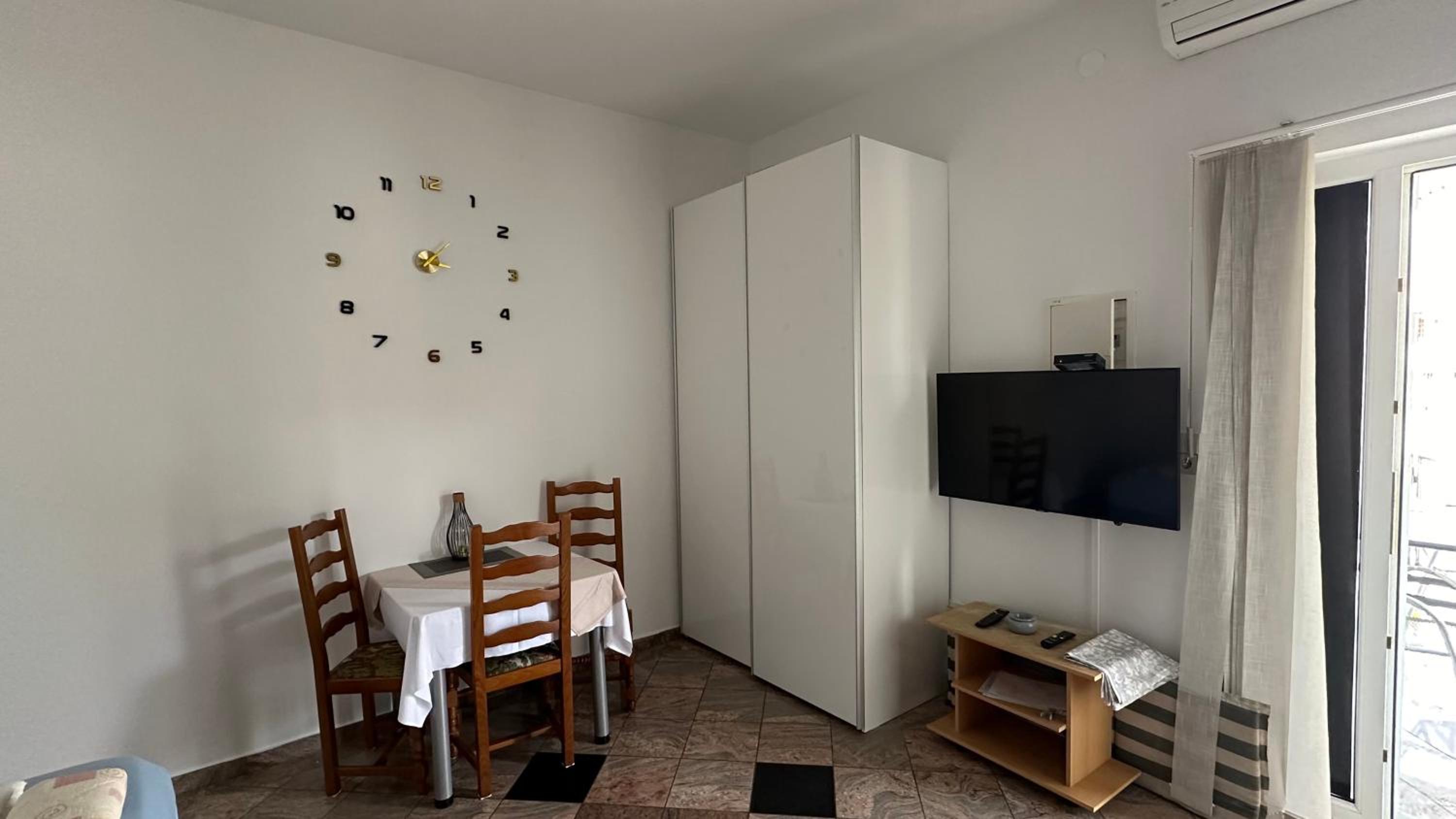 Photo 77