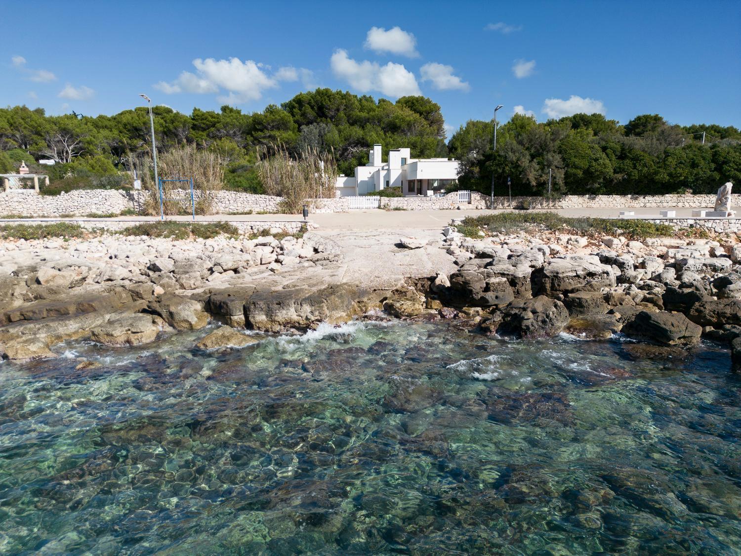 The White Salmon, a dream of architecture 30 steps from the sea view 5