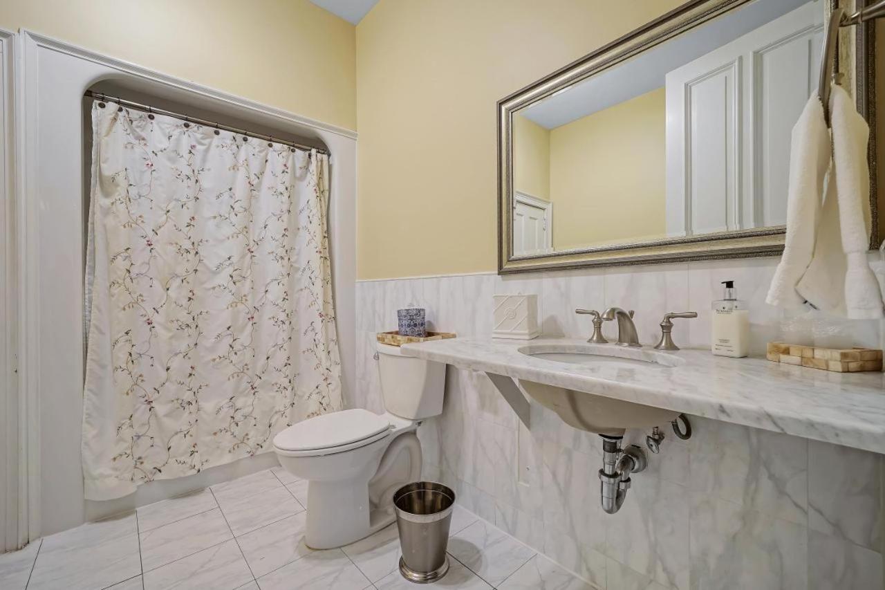 Cromwell Manor Inn - Property Image 1