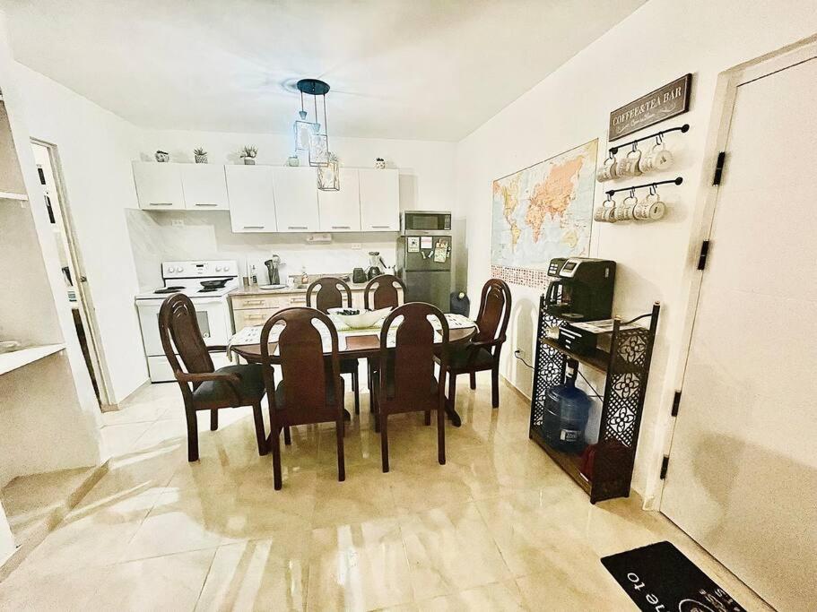 Sunrise Stays-Airport and zona colonial 15 minutes Beach 20 minutes view 5