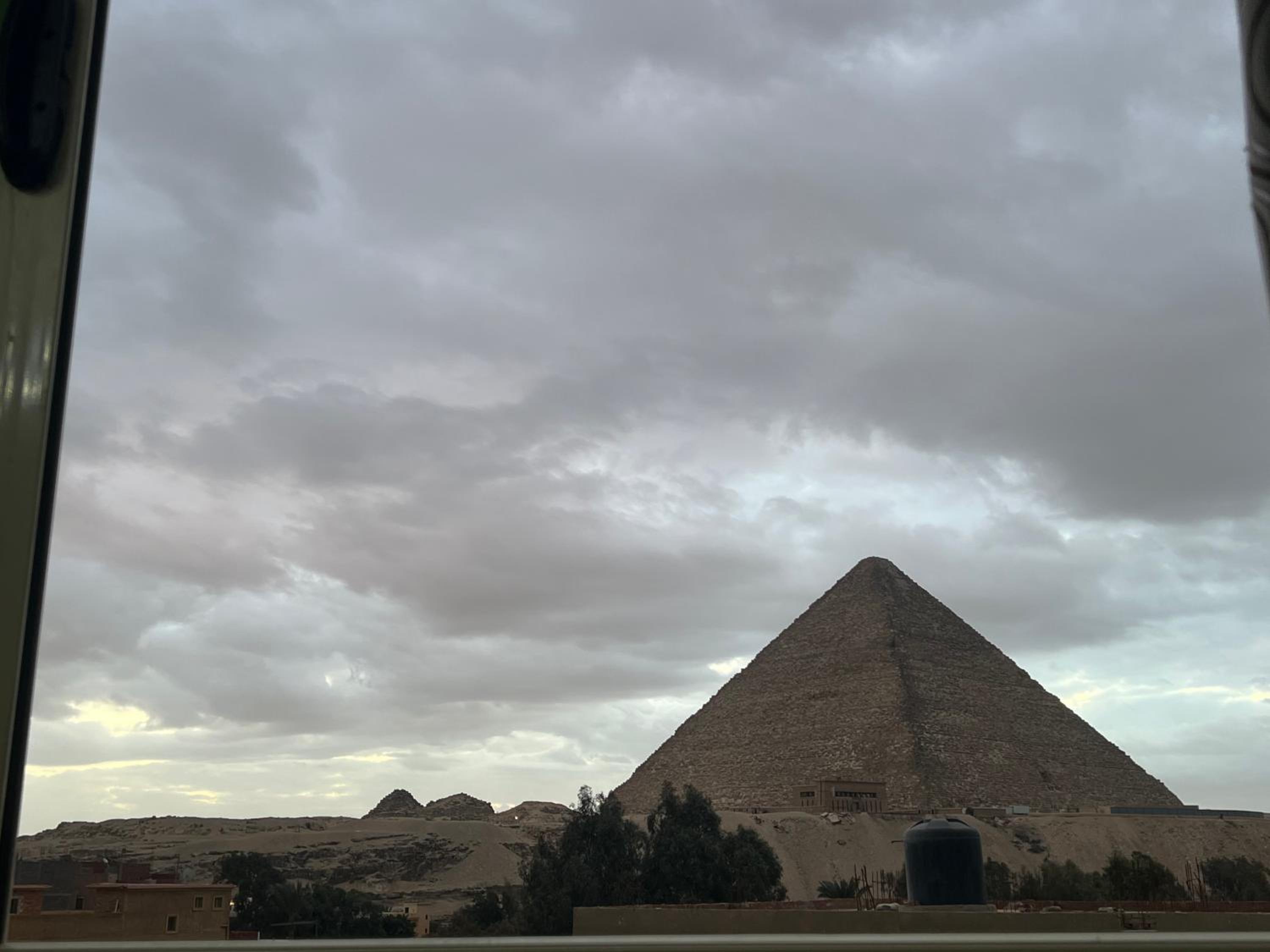Pyramids view apartment2
