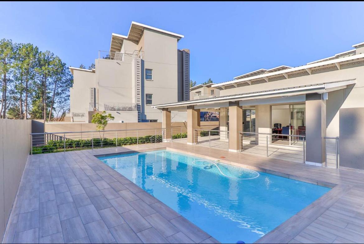 Broadacres Luxe Suite