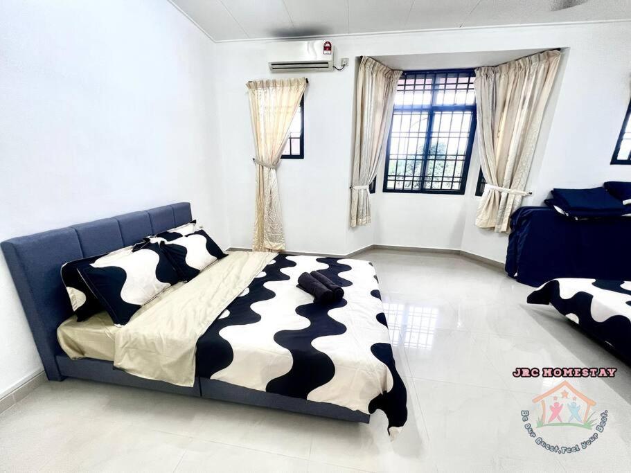 JRC Homestay EJ 23 (Ehsan Jaya)