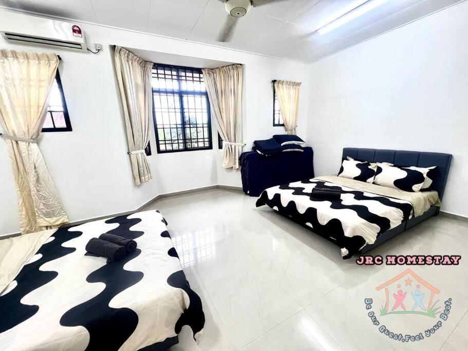 JRC Homestay EJ 23 (Ehsan Jaya)