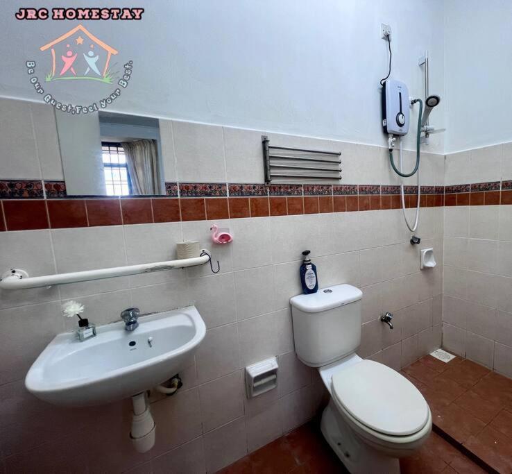 JRC Homestay EJ 23 (Ehsan Jaya)