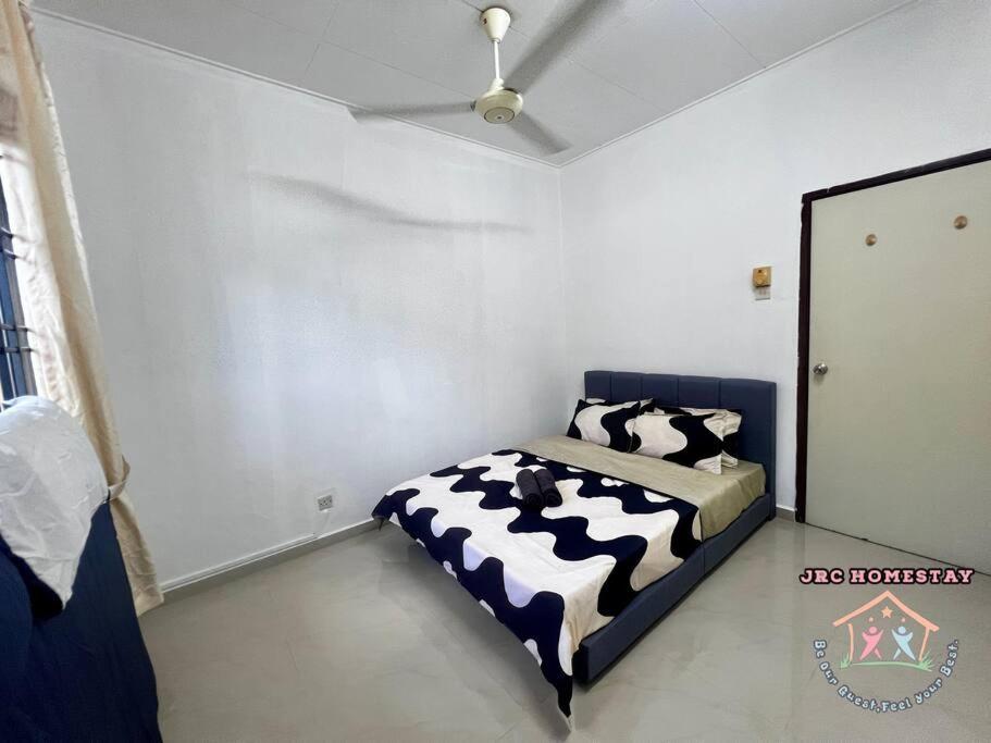 JRC Homestay EJ 23 (Ehsan Jaya)