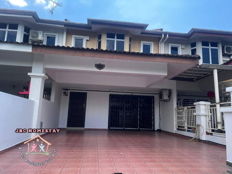 JRC Homestay EJ 23 (Ehsan Jaya)