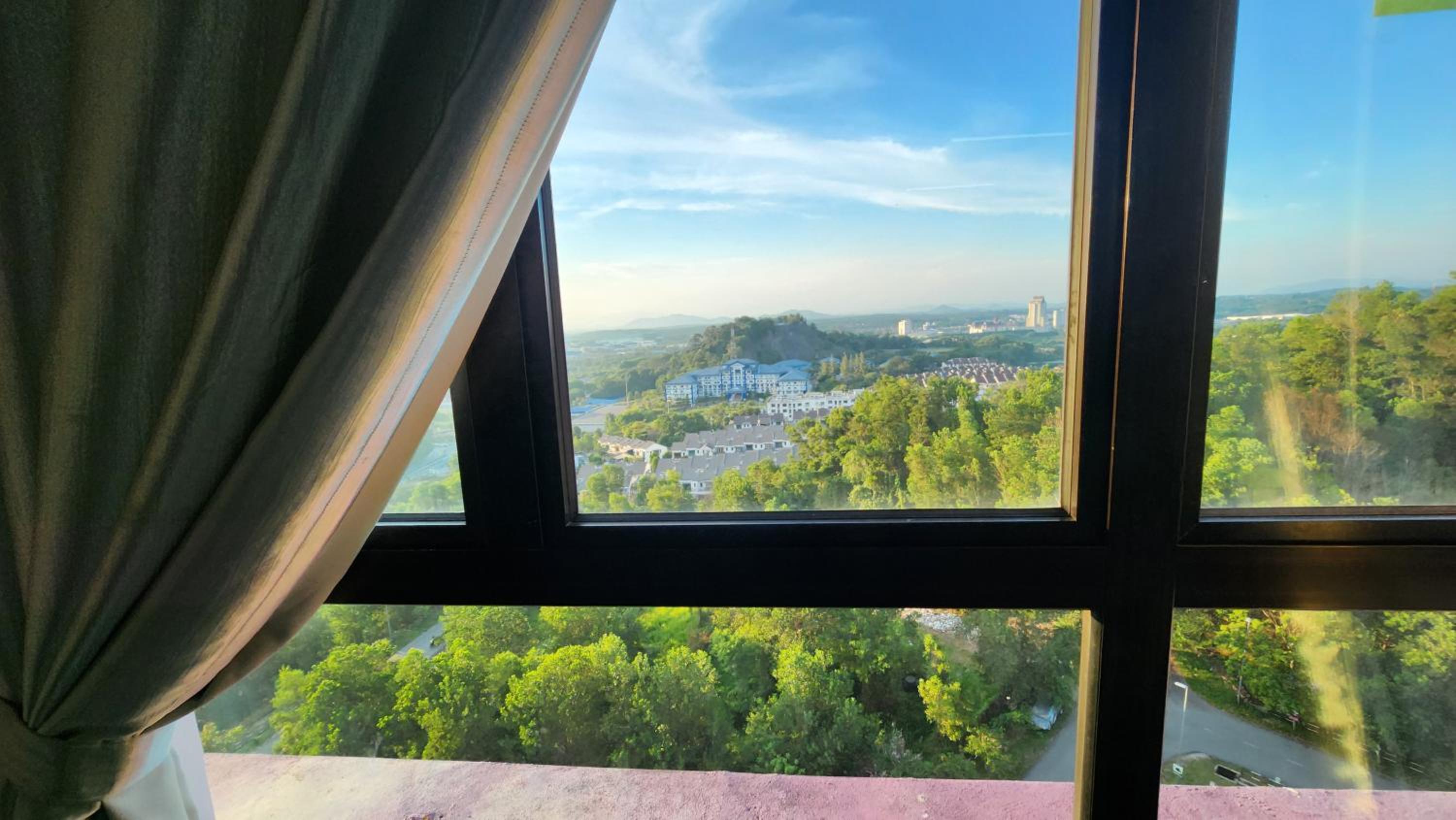 Pixie Homestay at The Heights Residence Ayer Keroh Melaka photo 2