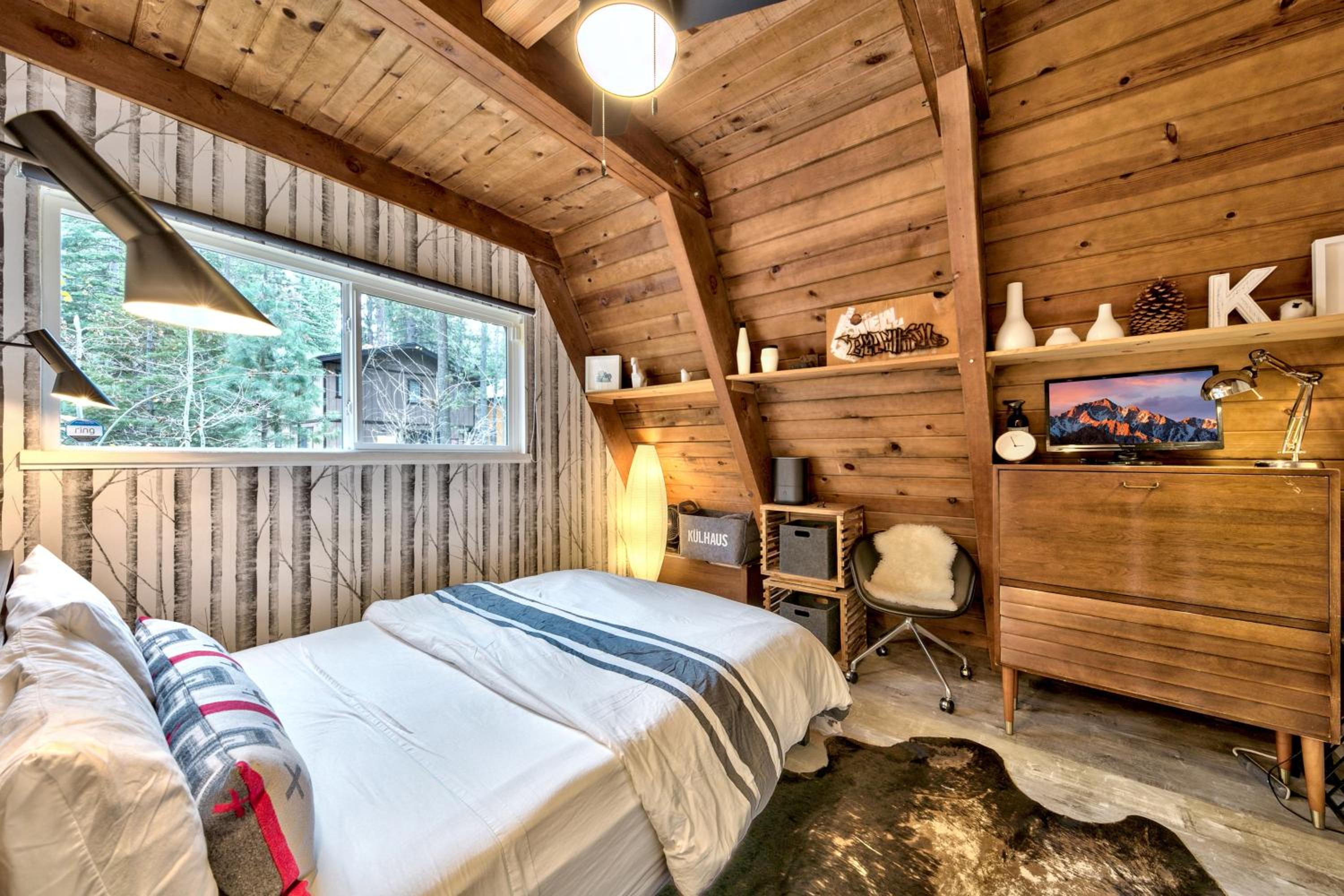 Külhaus Cabin - Romantic A-frame Adventure BBQ view 5