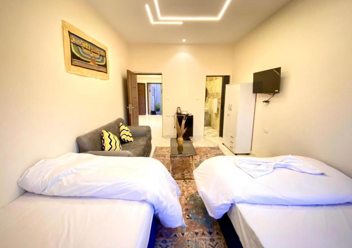 4 Pyramids Guests House