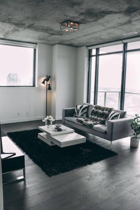 *Sky Palace* with Views, Balcony, & Outdoor Pool