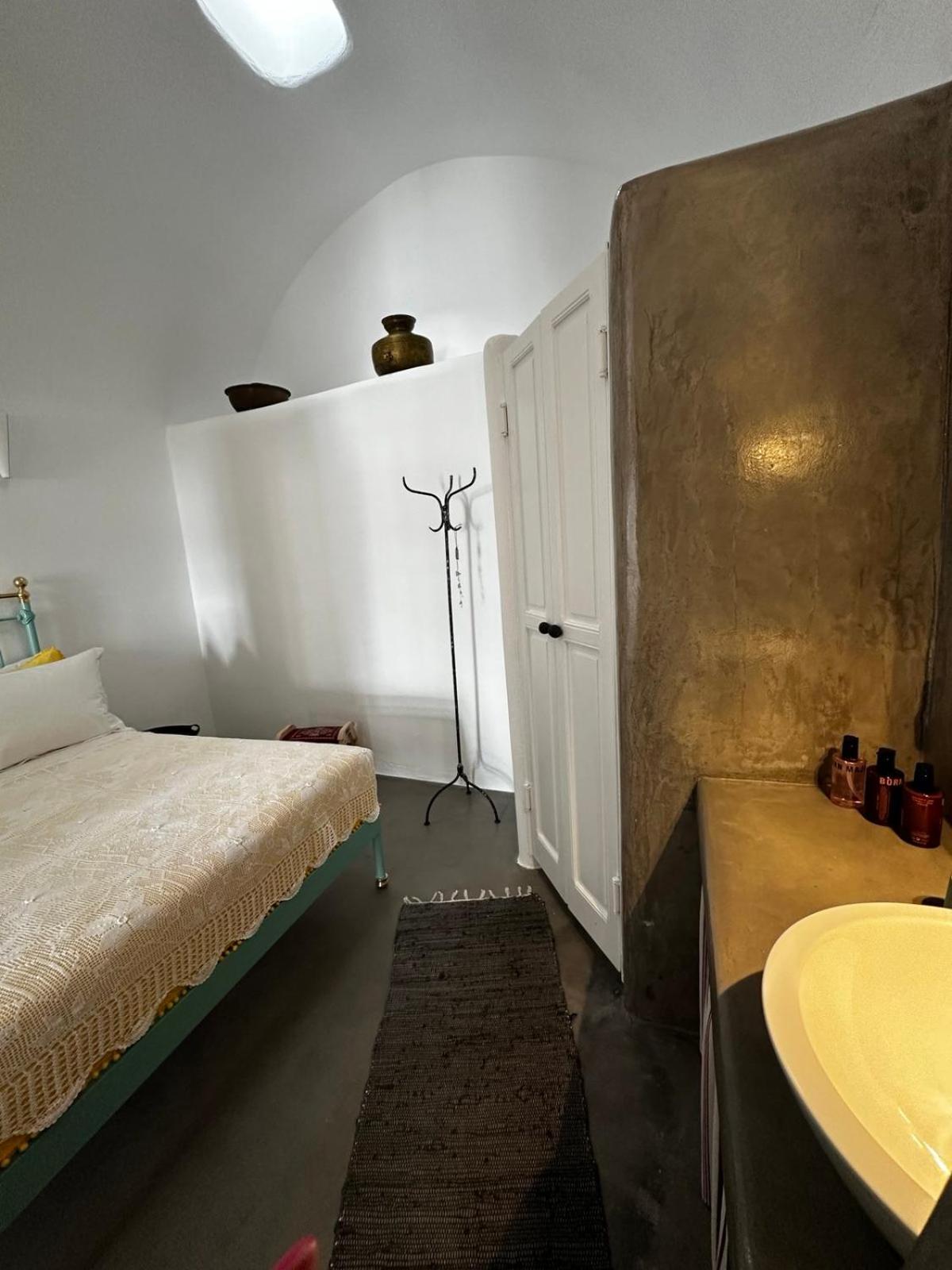 Castellana Cycladic House