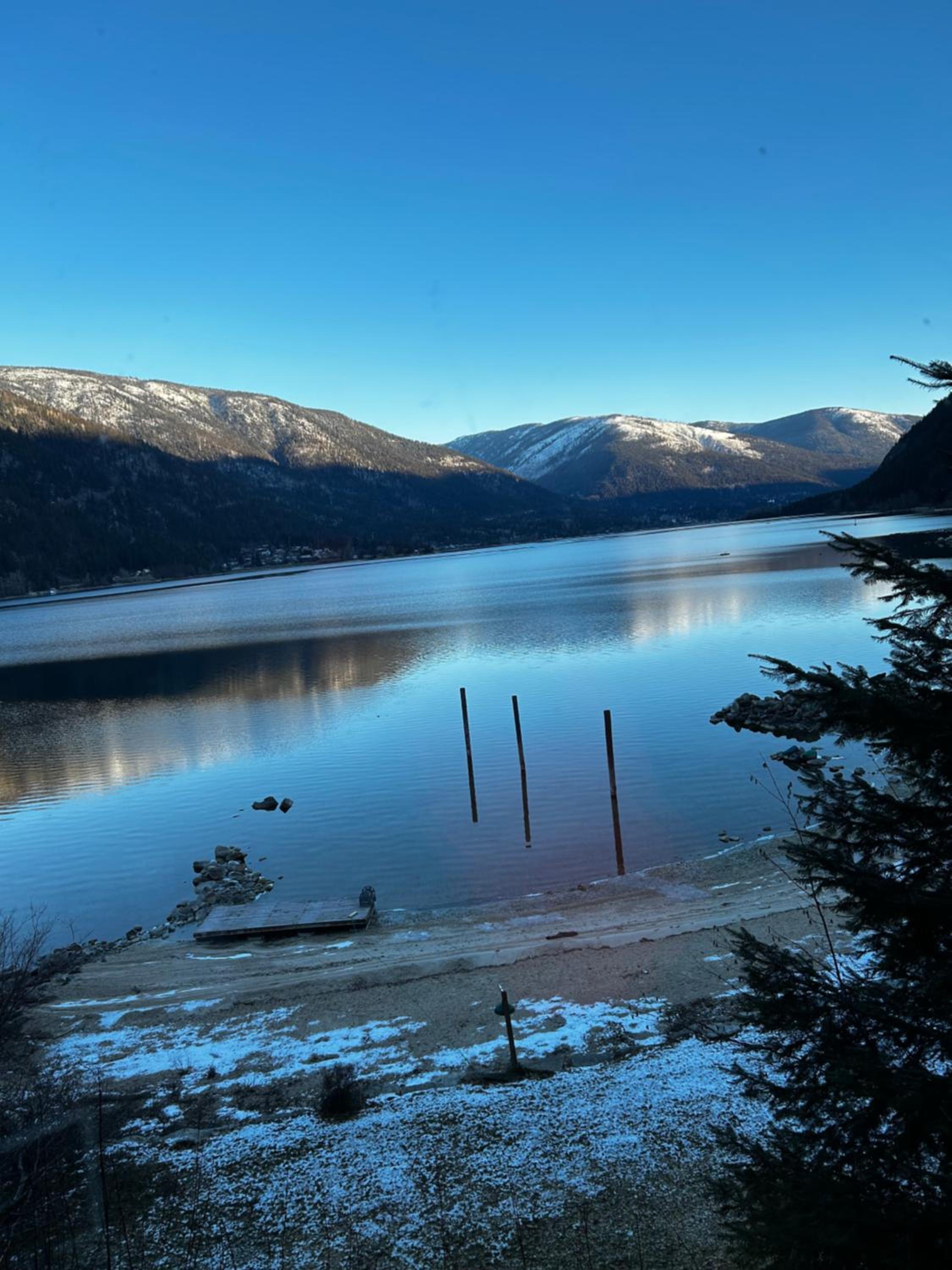 Kootenay, Lakeside Retreat, Main Floor and Walkout