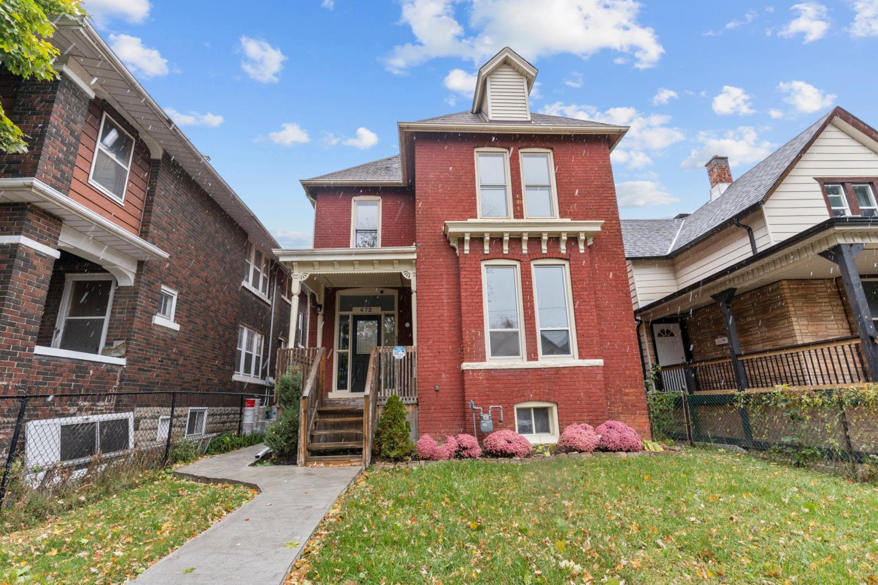 7BR house 19 ppl DT Windsor WD Free Parking