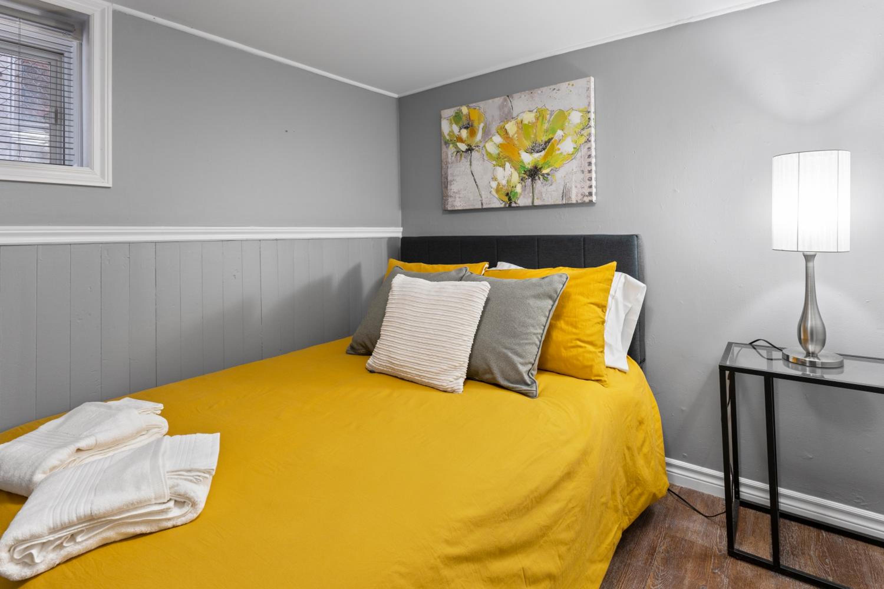 7BR house 19 ppl DT Windsor WD Free Parking