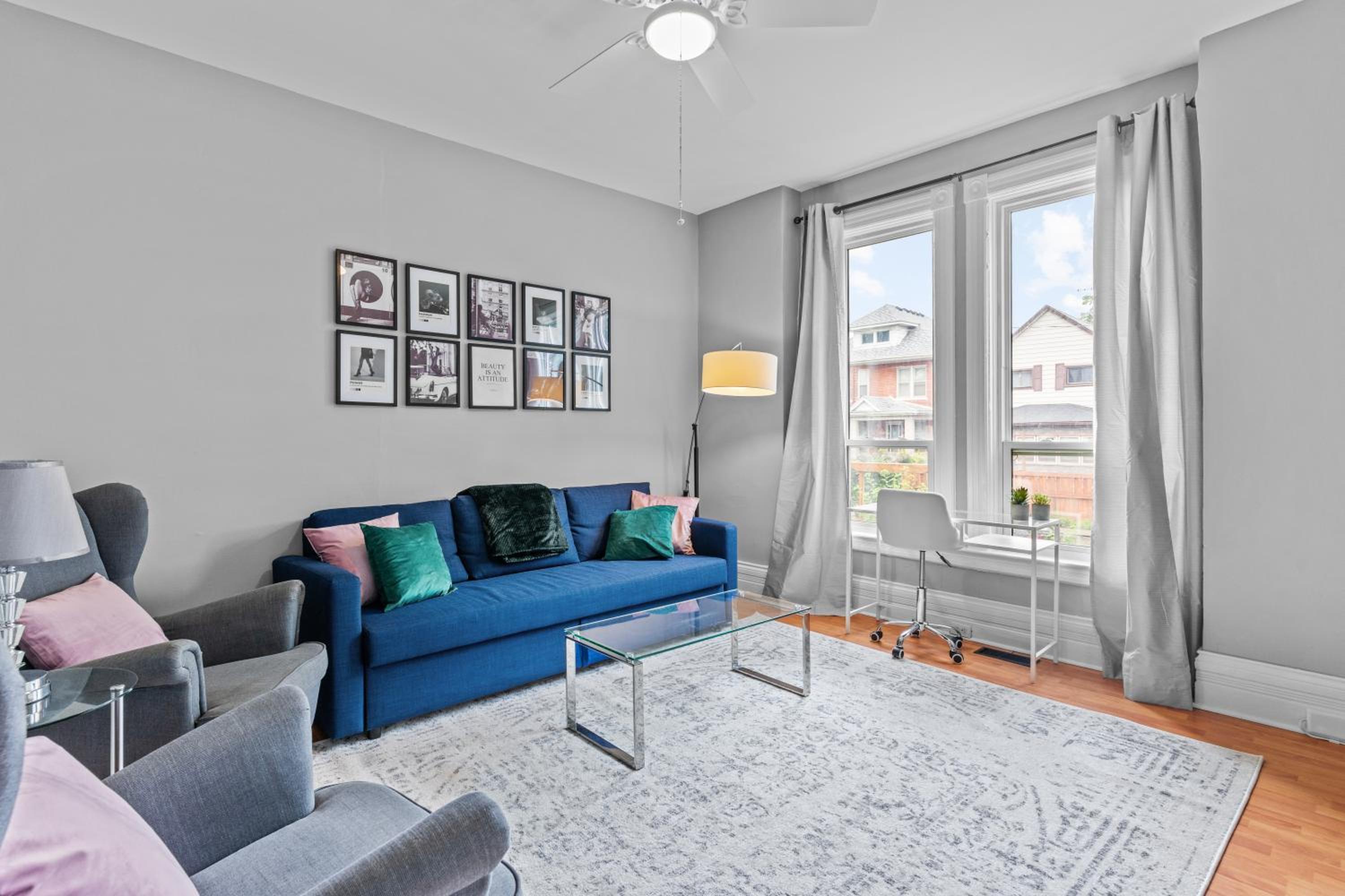 7BR house 19 ppl DT Windsor WD Free Parking