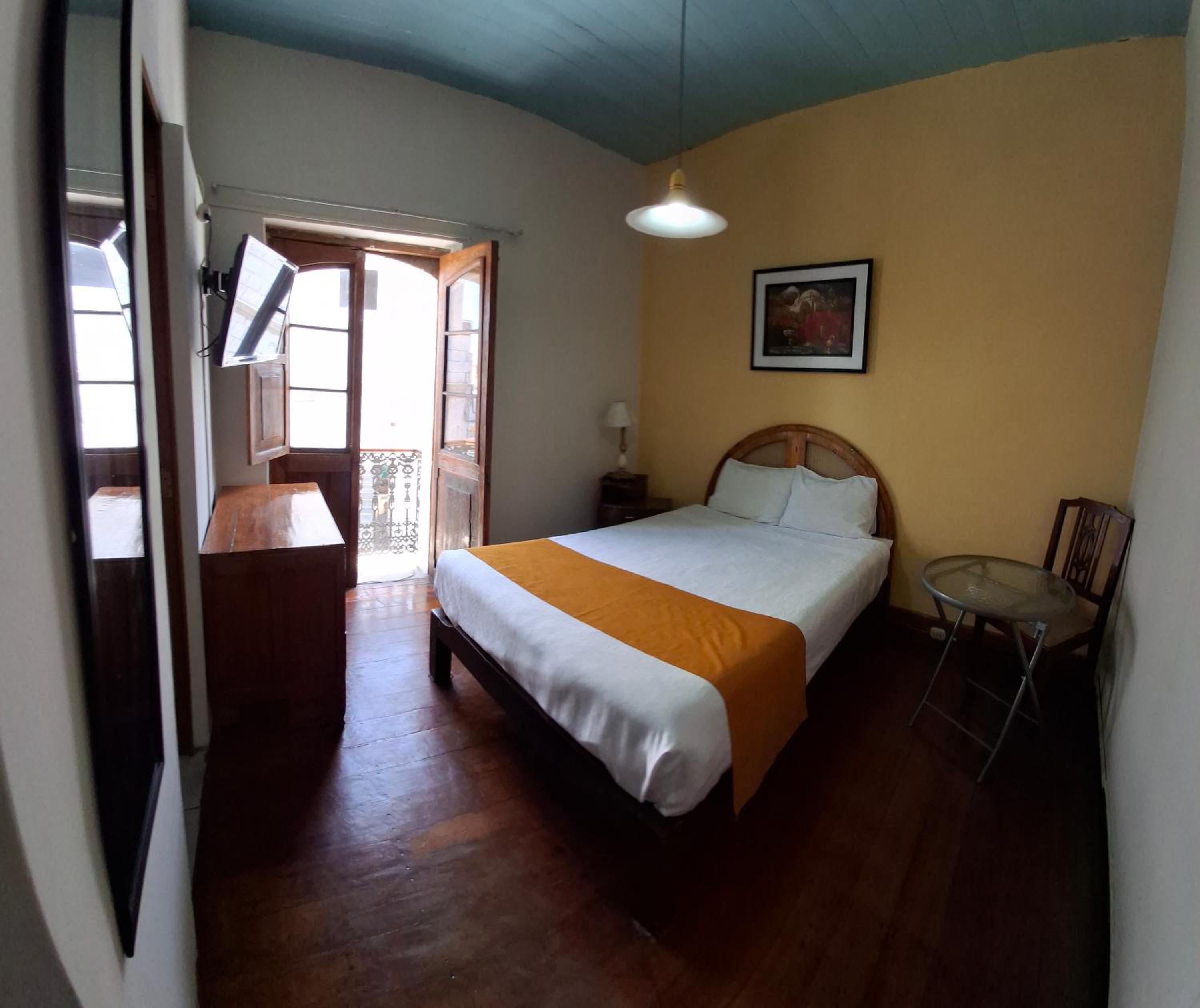 Hostal Lluvia de Oro