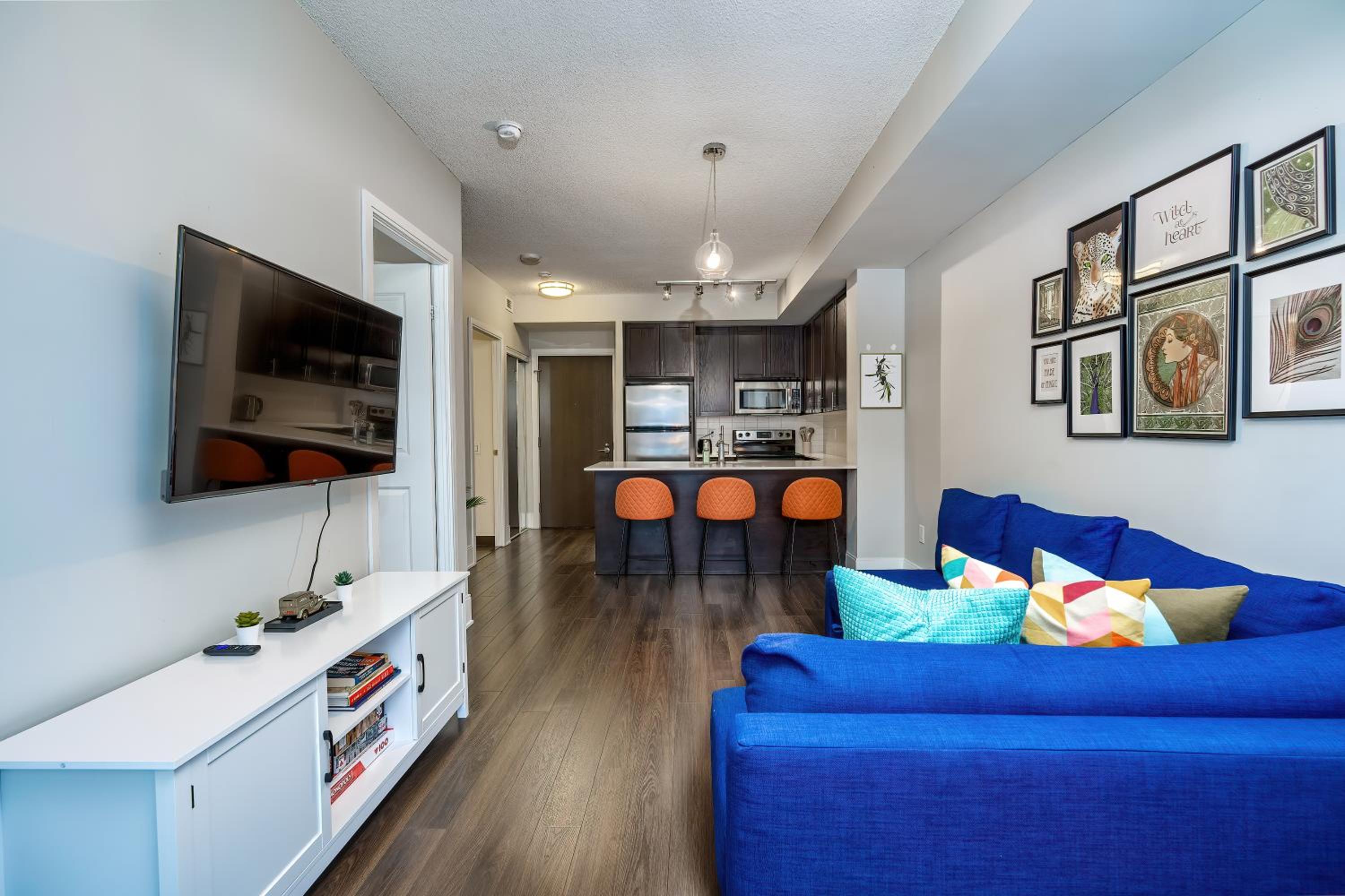 Condo in the heart of Downtown Toronto!