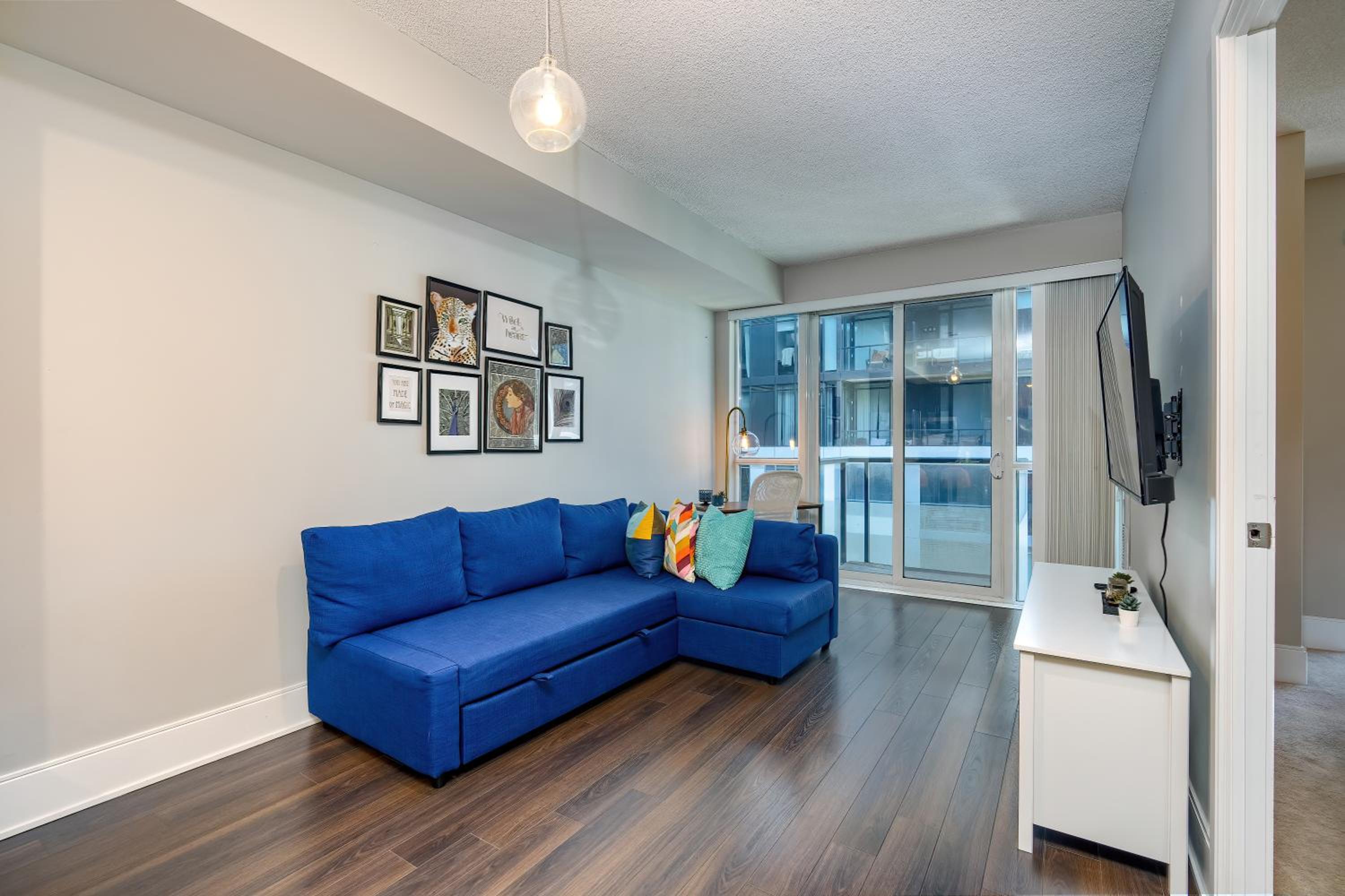 Condo in the heart of Downtown Toronto!