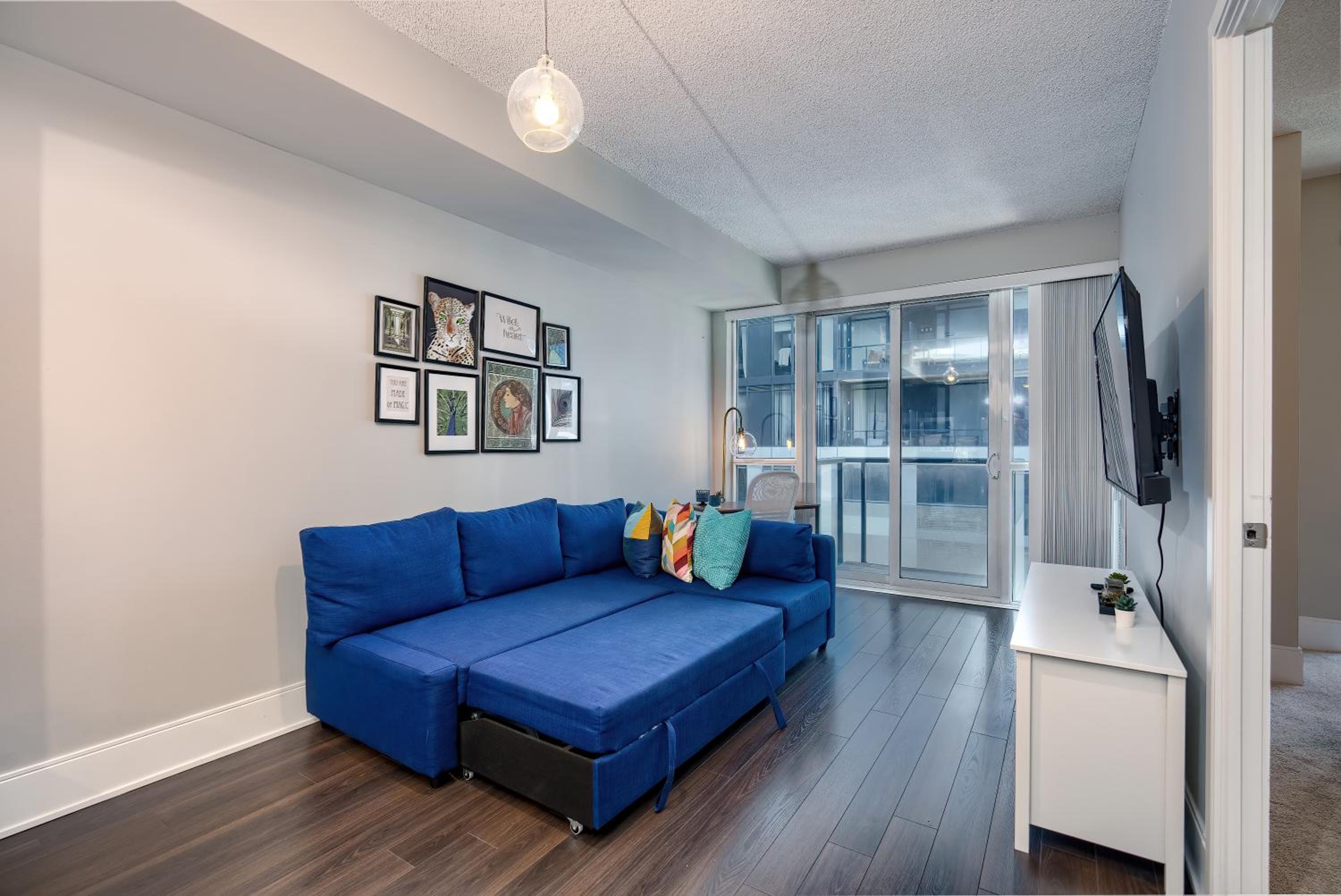 Condo in the heart of Downtown Toronto!