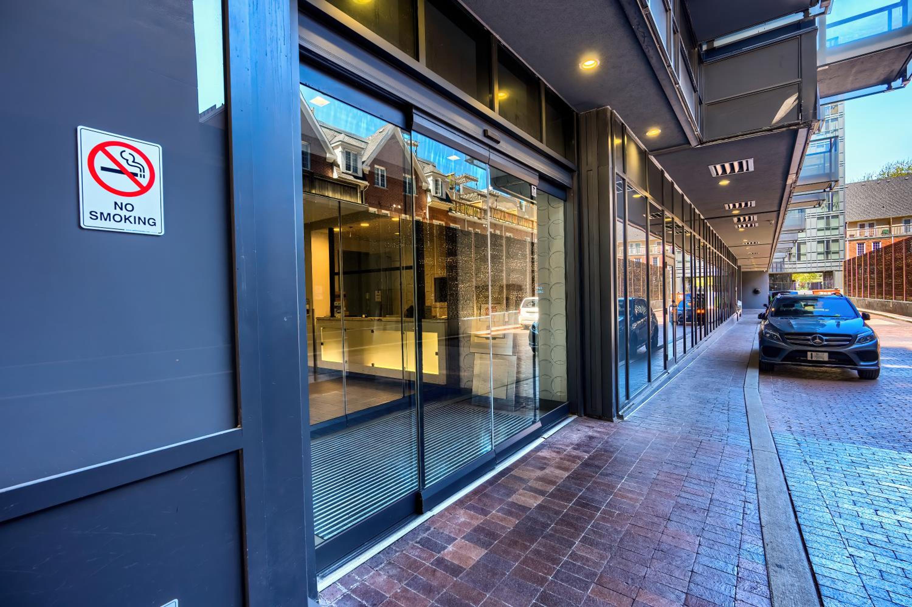 Condo in the heart of Downtown Toronto!