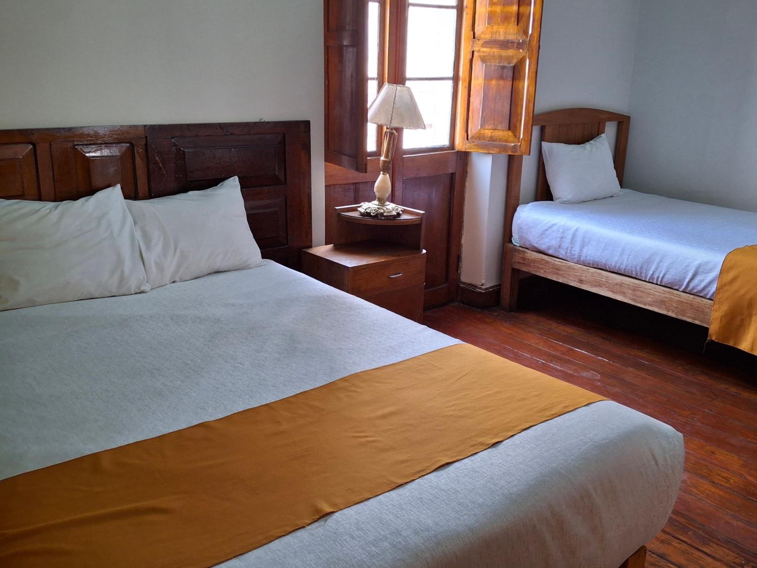 Hostal Lluvia de Oro