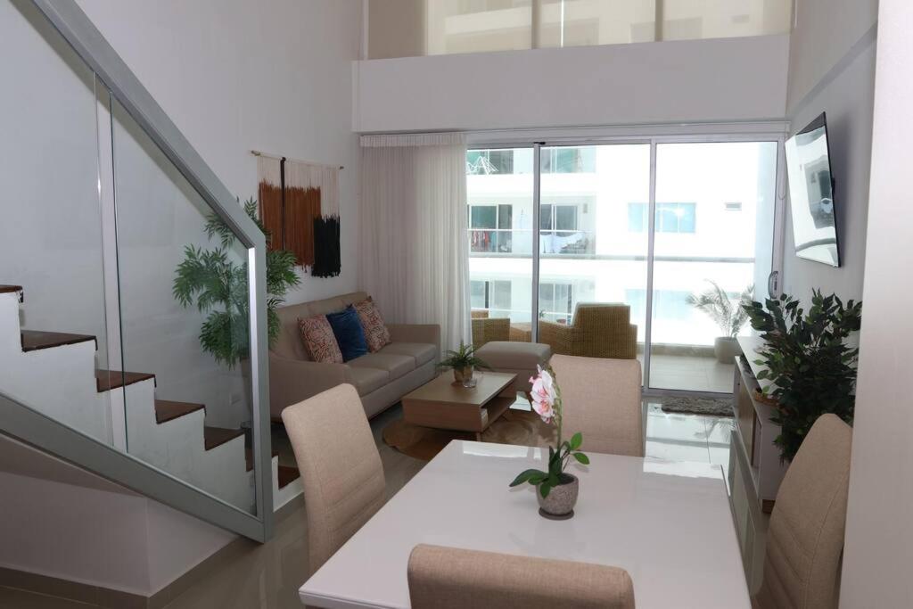 Large loft with city views for relax and fun