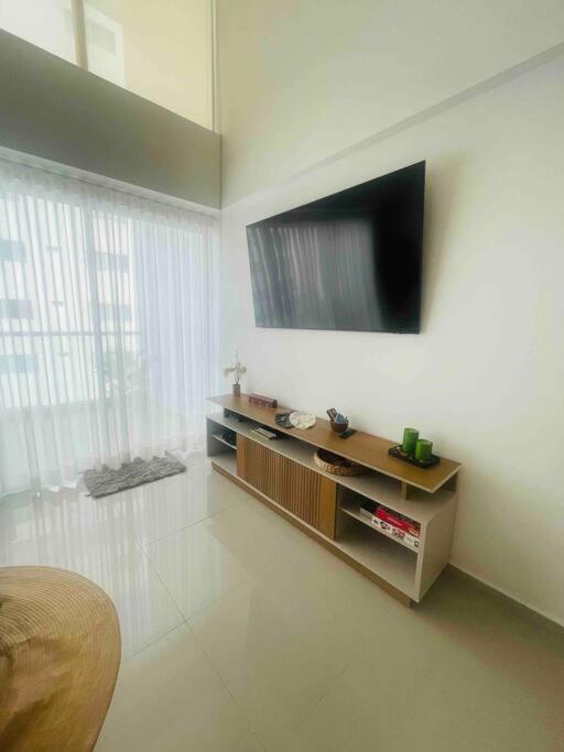 Large loft with city views for relax and fun