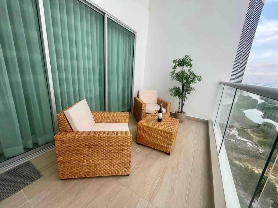 Large loft with city views for relax and fun