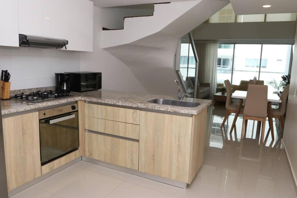 Large loft with city views for relax and fun