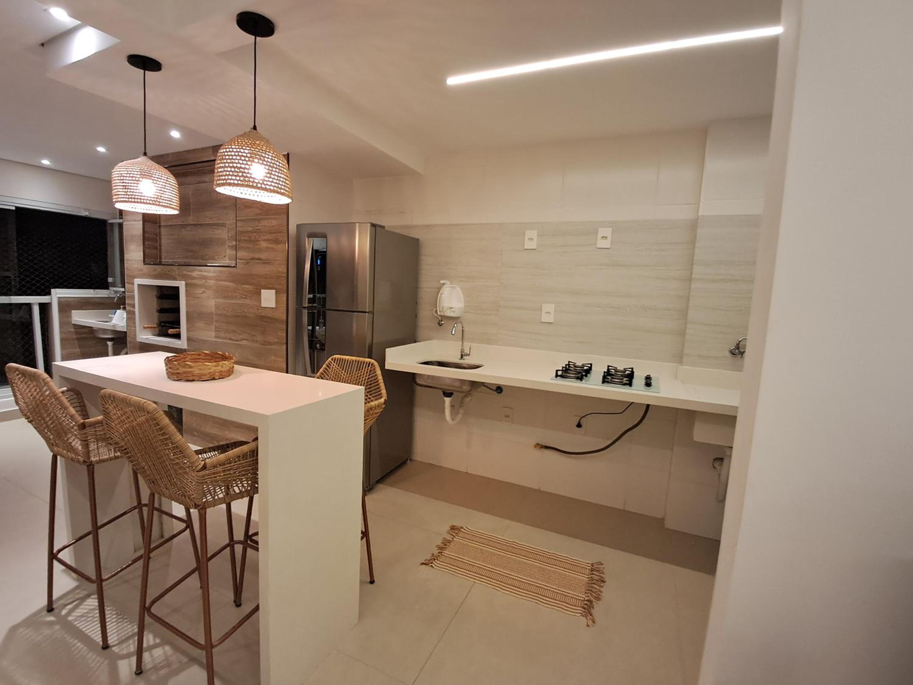 Apto Enseada Guarujá com Terraço Gourmet a 5 minutos da praia