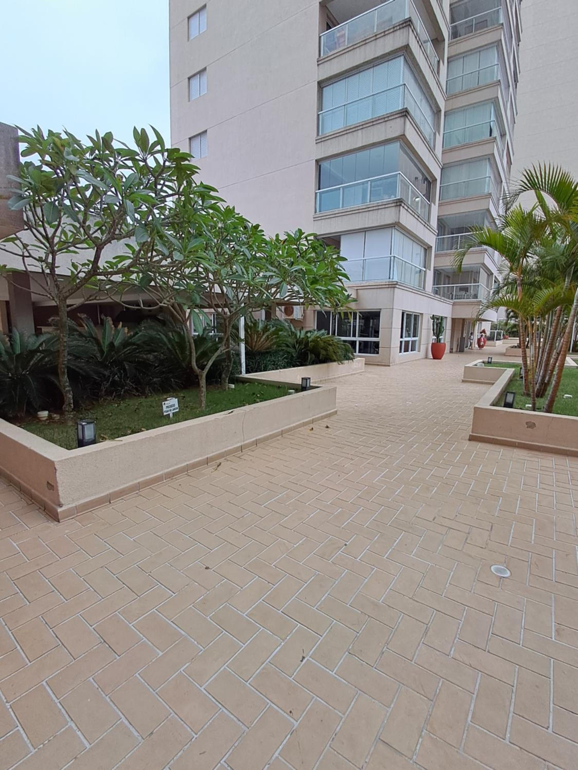 Apto Enseada Guarujá com Terraço Gourmet a 5 minutos da praia