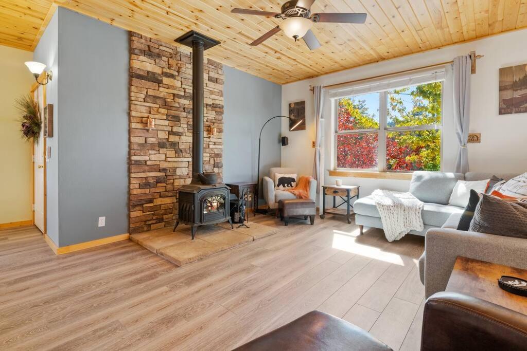 Legacy cubs big bear Cabin