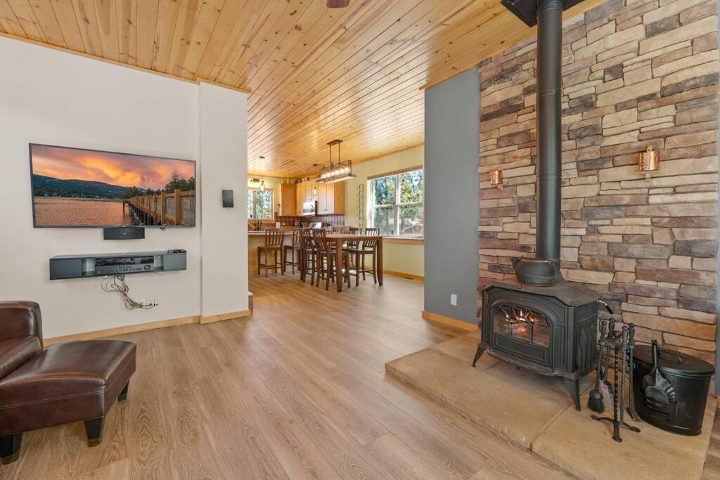 Legacy cubs big bear Cabin