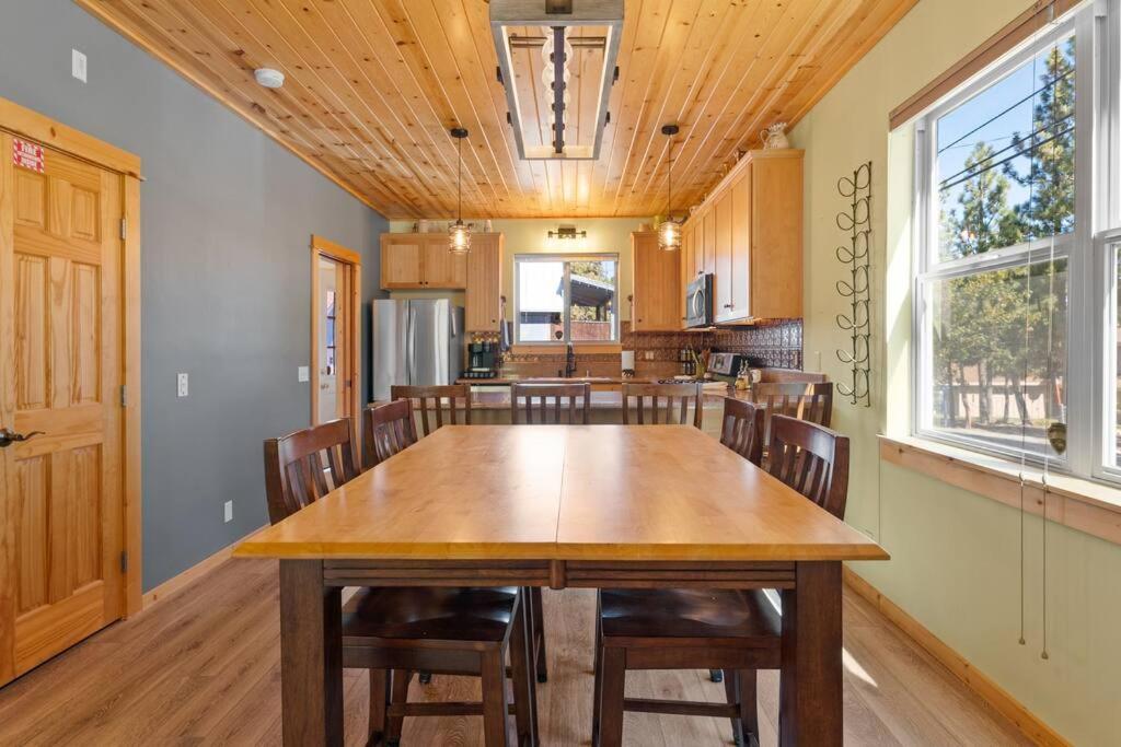 Legacy cubs big bear Cabin