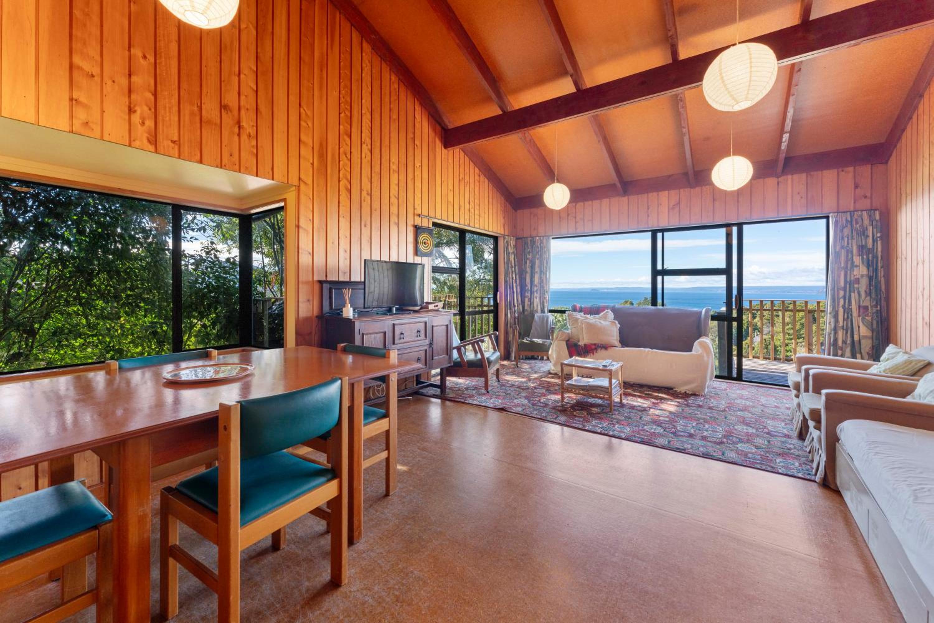 Lakeview Bush Hideaway - Pukawa Holiday Home view 2