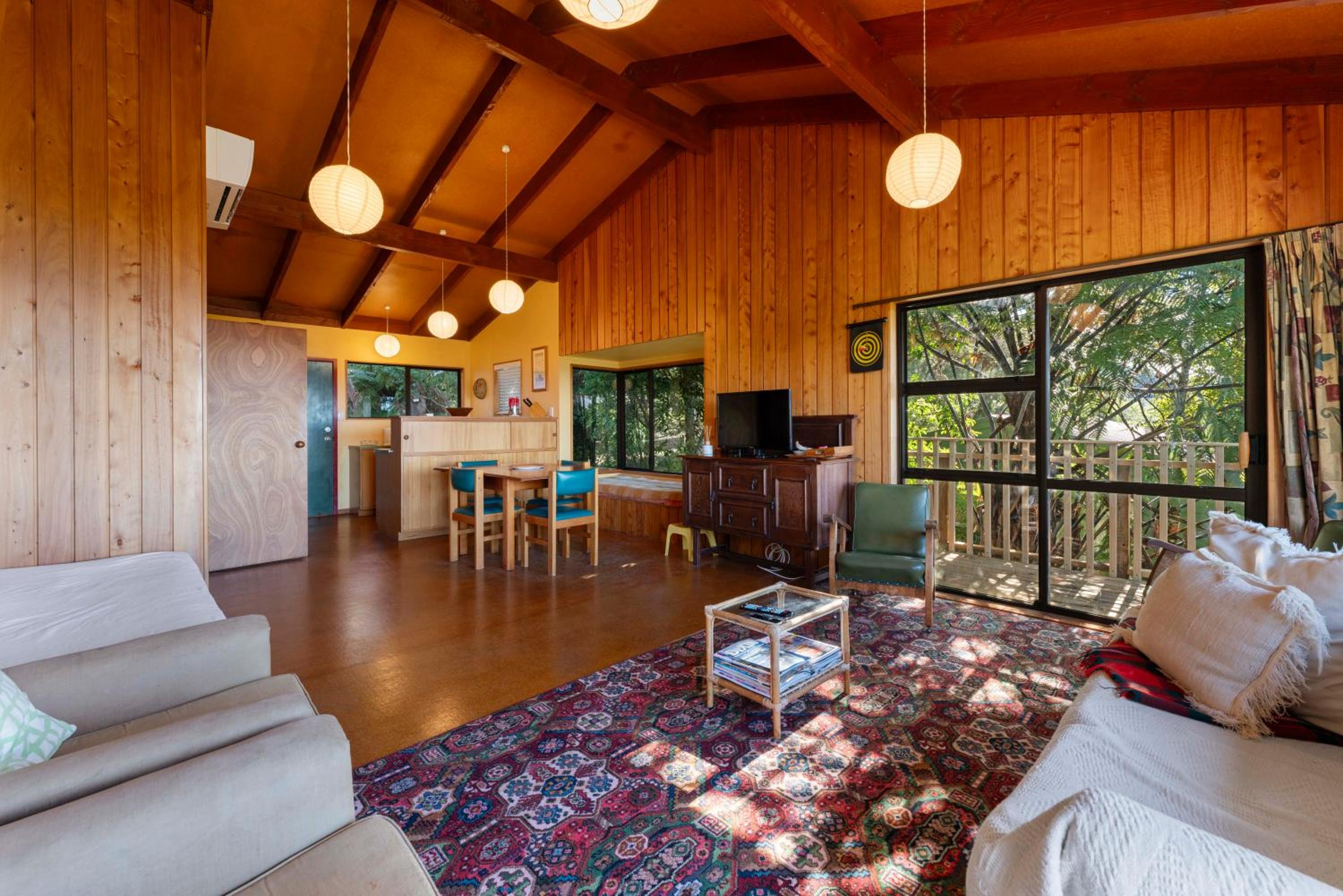Lakeview Bush Hideaway - Pukawa Holiday Home view 3