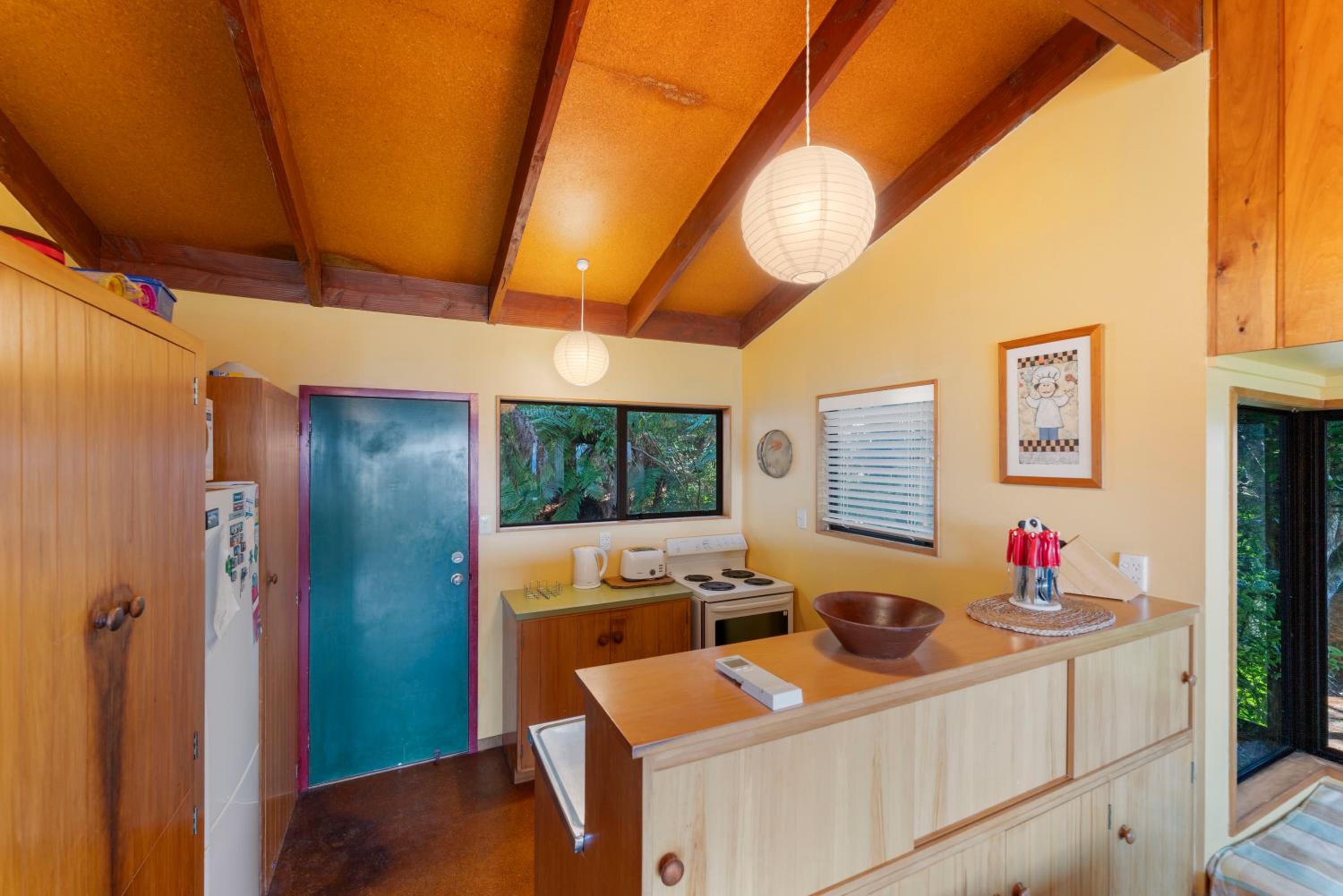 Lakeview Bush Hideaway - Pukawa Holiday Home view 5