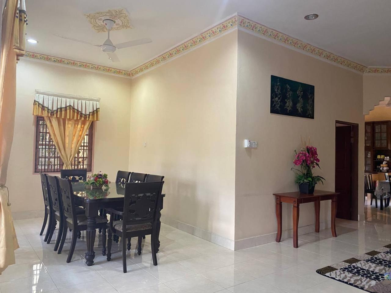 UMMI HOMESTAY Manir KT photo 6