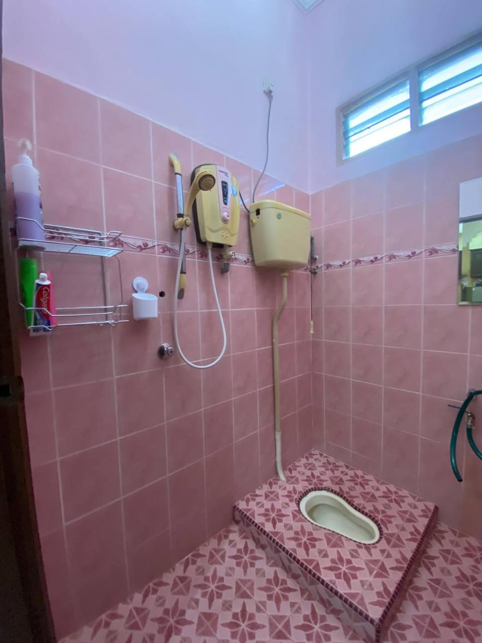 UMMI HOMESTAY Manir KT photo 8