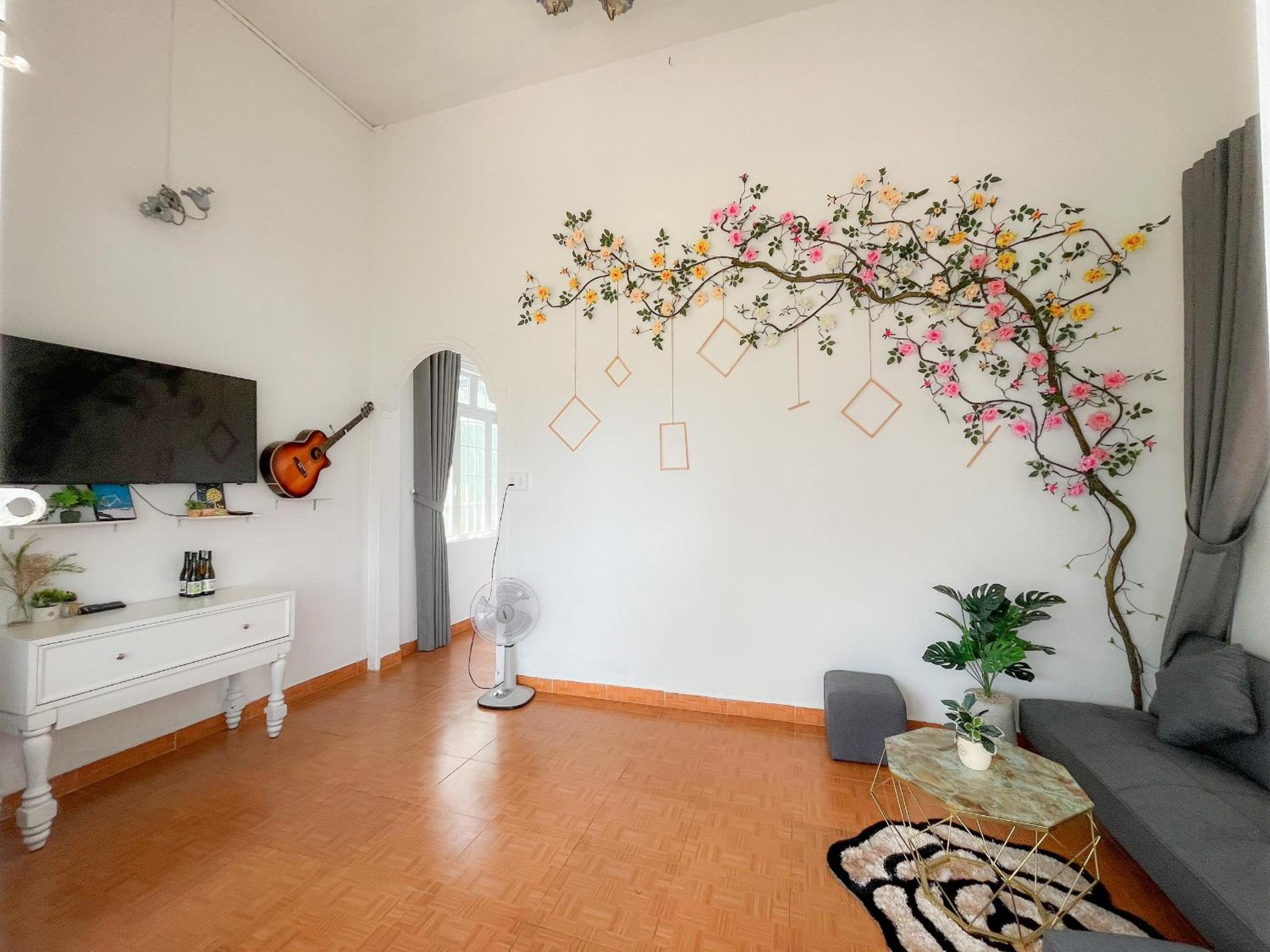 Rot's House view 4