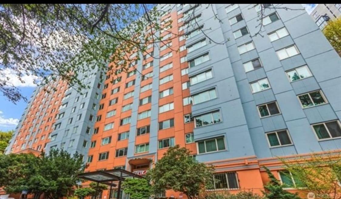 Luxury Downtown Studio King Bed City View view 3