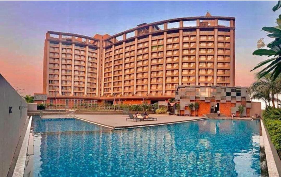 VHHS studio apartment ,surat airport view 4